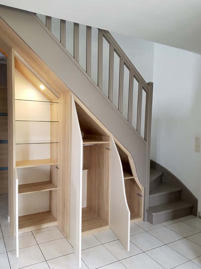 agencement-sous-escalier-sur-mesure-quadro-guingamp.jpg