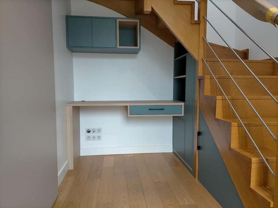 sous-escalier-bureau-sur-mesure-quadro-lannion.jpg