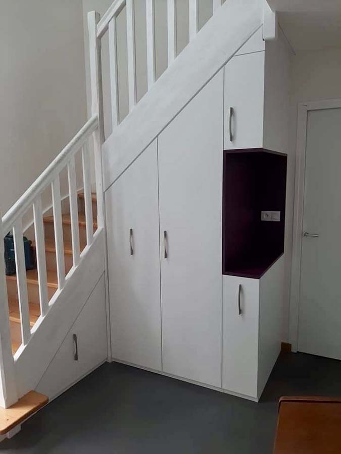 sous-escalier-sur-mesure-avec-niche-quadro-louannec.jpg